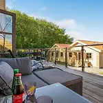 펜션 Three-bedroom In *
