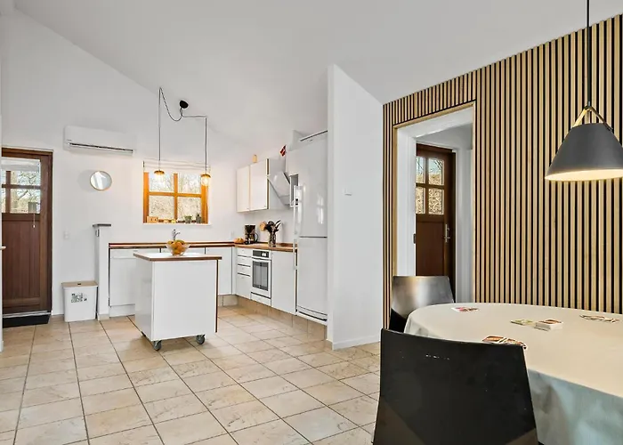 Сasa de vacaciones Three-bedroom In